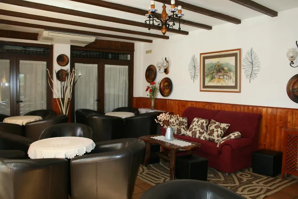 Hotel Mirasierra كوتو ريوس 2*,